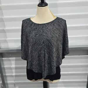 B-Design Black and Gray Top Size XL‎